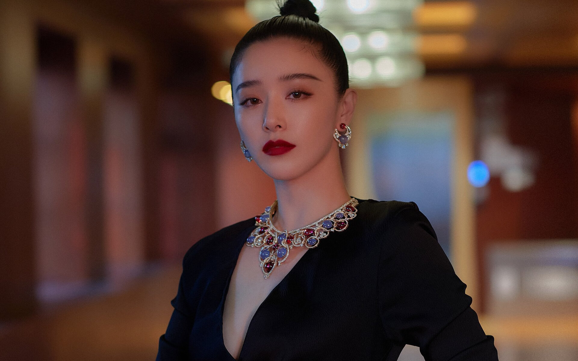 米兰登录入口-詹姆斯接受专访表示会用行动引领更衣室文化，詹姆斯访谈